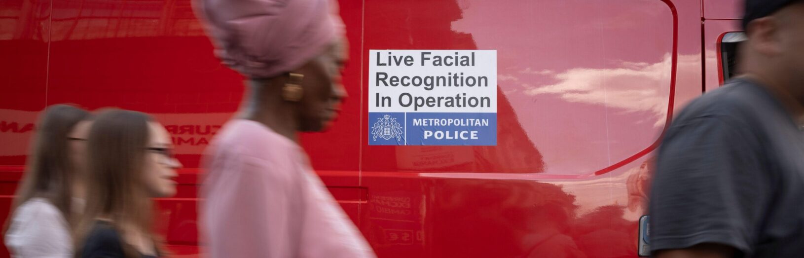 Live facial recognition to be used in Oxford Street during Festive shopping period